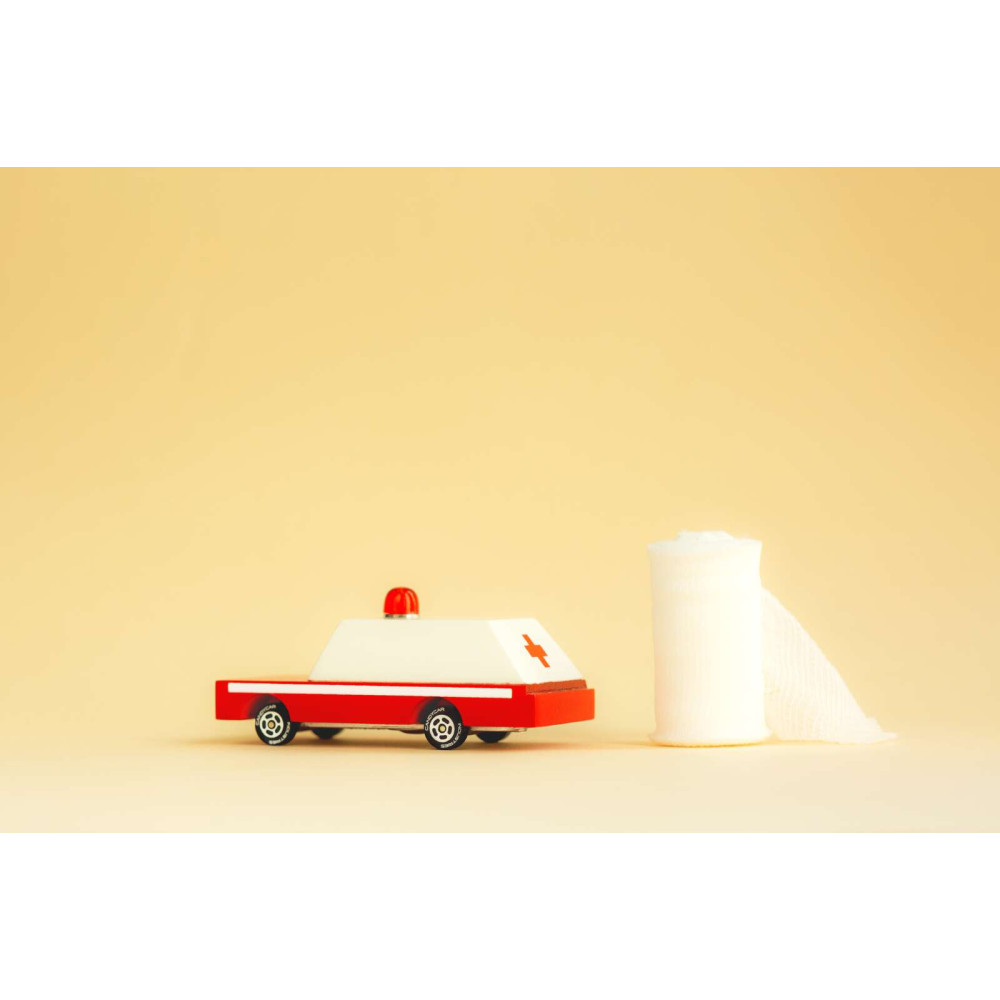 Candylab Candycar Ξύλινο Ασθενοφόρο