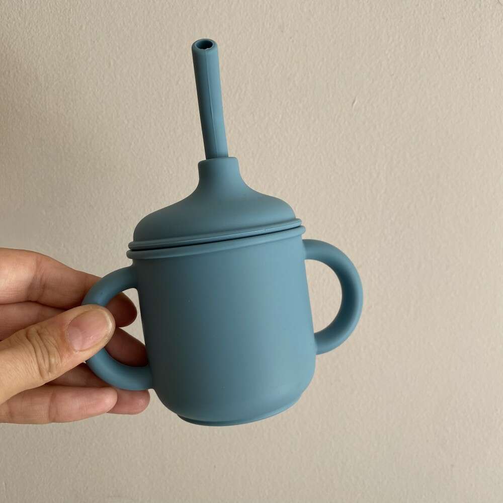 NokNok Cozy Ποτηράκι Σιλικόνης με Λαβές και Καλαμάκι (Smoke Blue)