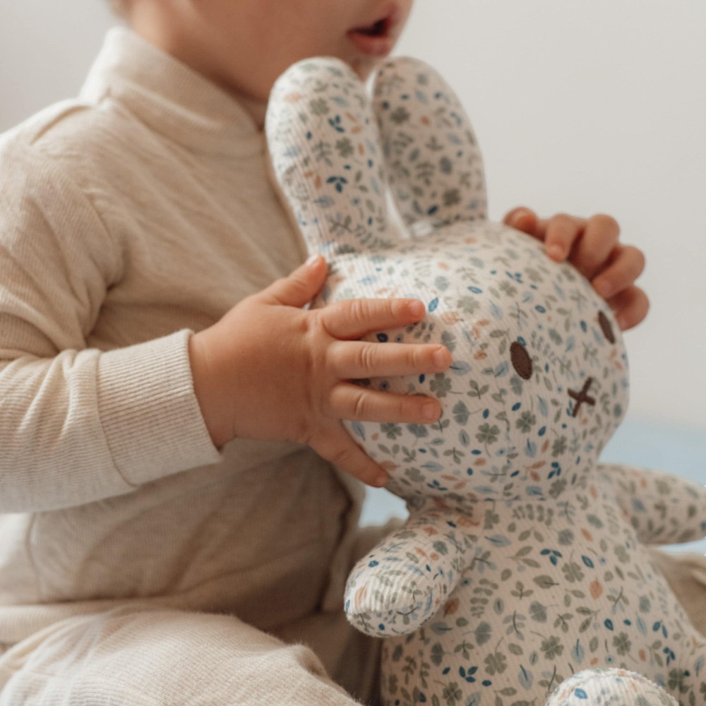 Little Dutch Υφασμάτινο Κουκλάκι Miffy Lucky Leaves all over 30εκ. GRS