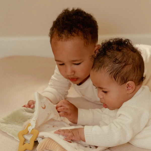 Little Dutch Υφασμάτινο Βιβλιαράκι Δραστηριοτήτων Newborn Naturals