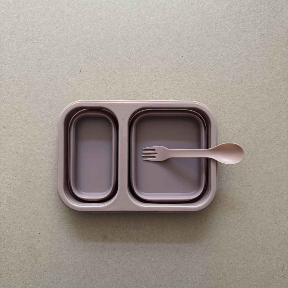 Nok Nok Αναδιπλούμενο Φαγητοδοχείο Σιλικόνης με 2 χωρίσματα και Κουταλοπίρουνο 950ml (Velvet Rose)