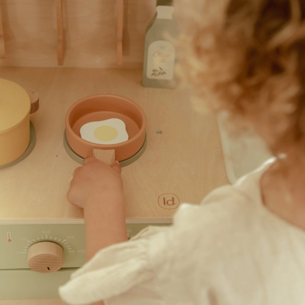 Little Dutch Ξύλινη Κουζίνα με Αξεσουάρ Παιχνιδιού Μέντα FSC