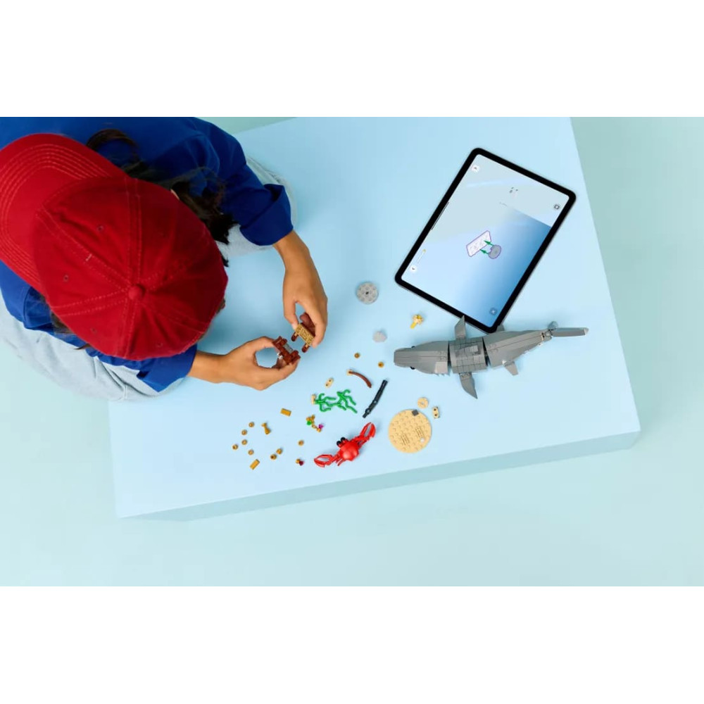 LEGO Creator 3in1 Fierce Shark With A Treasure Chest (31381)