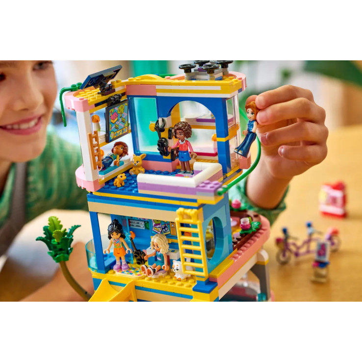 LEGO Friends Heartlake City Friends Club House (42689)