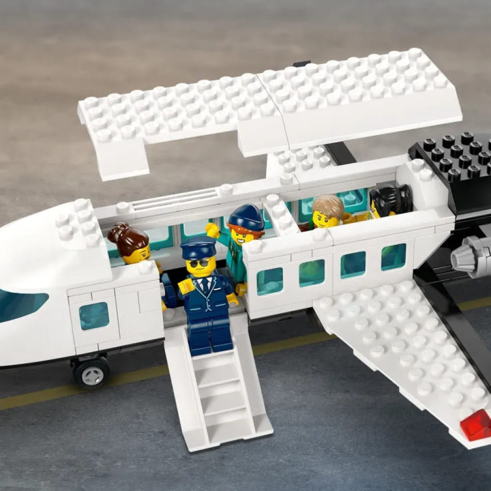 LEGO City Airport With Airplane (60502)
