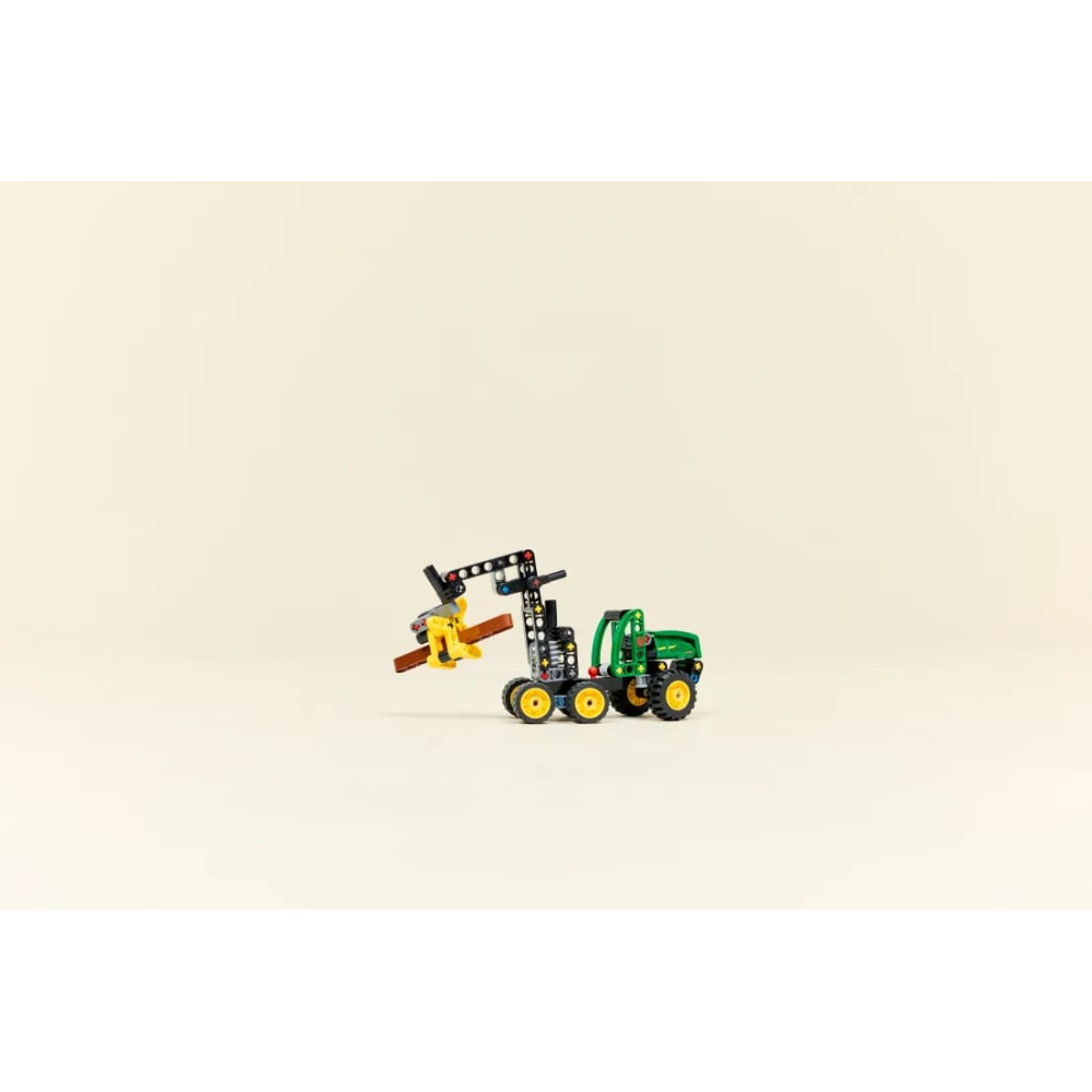 LEGO Technic John Deere 1470H Wheeled Harvester (42218)