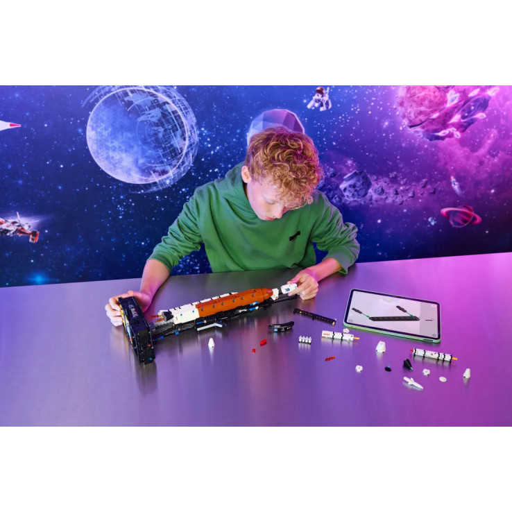 LEGO Technic Nasa Artemis Space Launch System Rocket (42221)