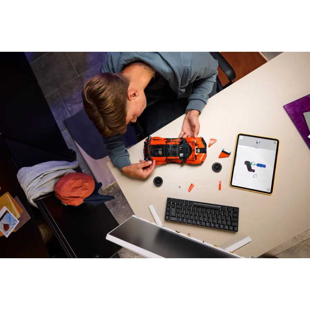 LEGO Technic Bugatti Chiron Pur Sport Hypercar (42222)