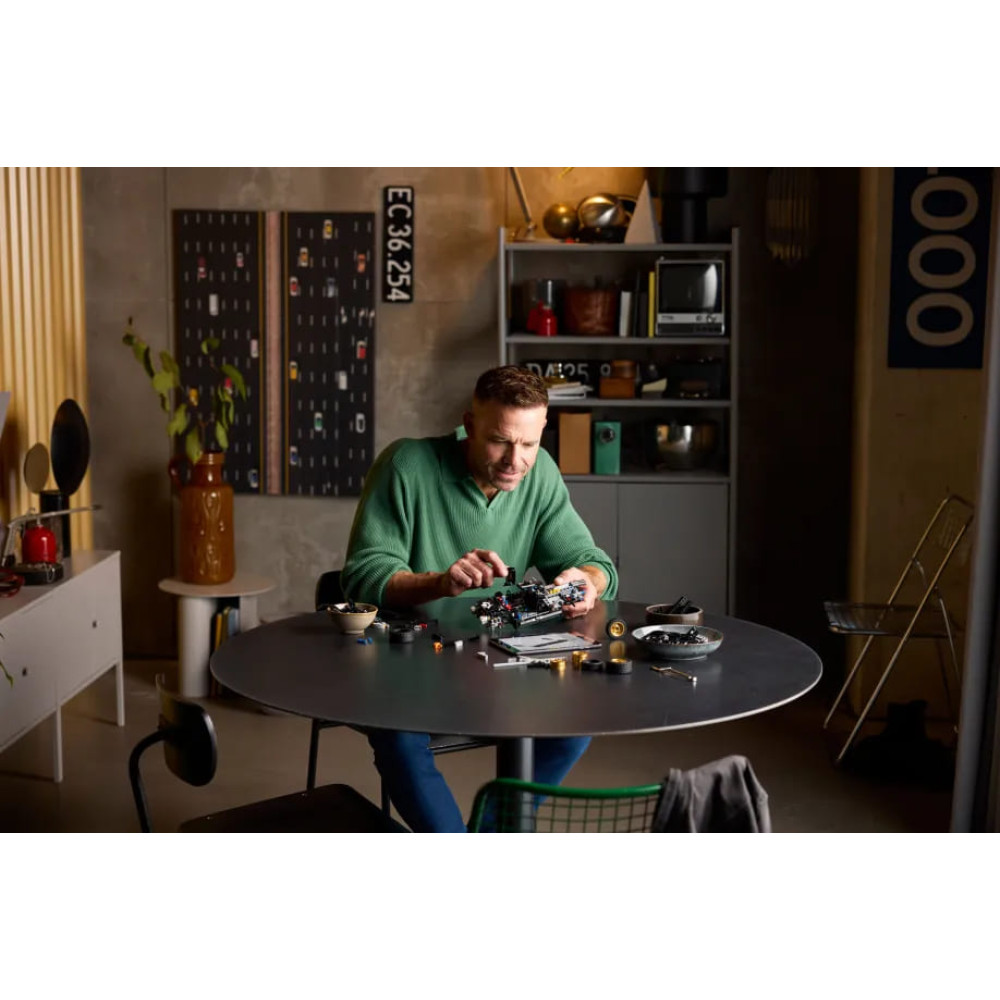 LEGO Technic 1966 Ford GT40 MK II Race Car (42223)