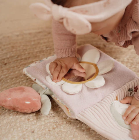Little Dutch Υφασμάτινο Βιβλιαράκι Δραστηριοτήτων Fairy Garden GRS