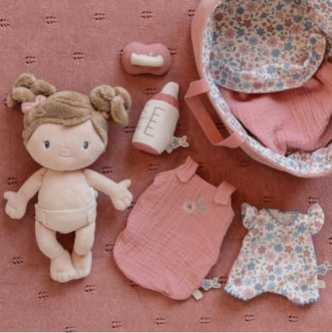 Little Dutch Υφασμάτινο Μωρό σε Καλαθούνα Rosa (30εκ)