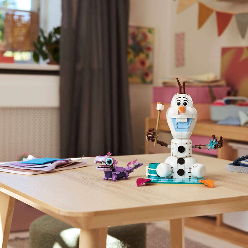 LEGO® Disney Olaf And Bruni's Picnic Fun (43287)