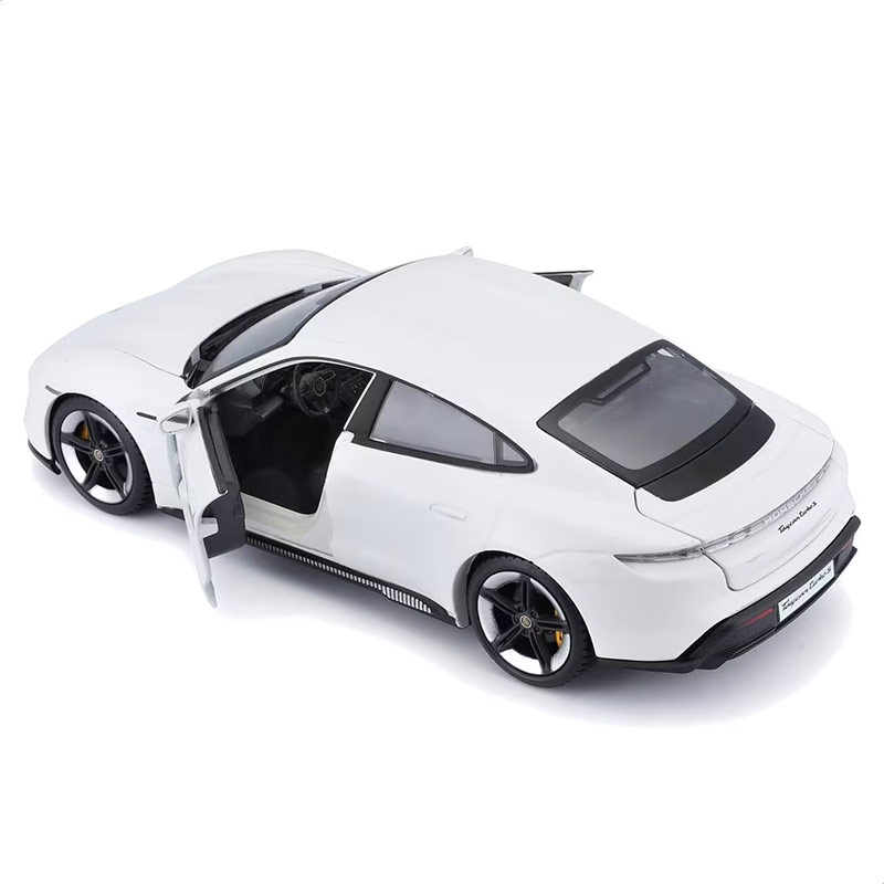 Bburago Porsche Taycan Turbo S 1/24