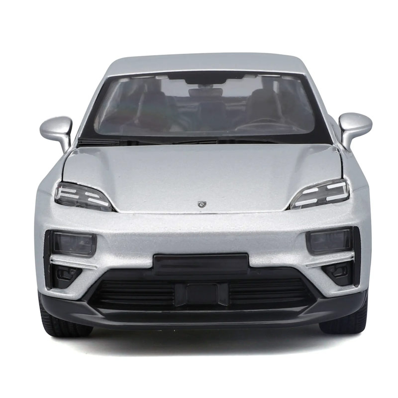 Bburago Porsche Macan Turbo Electric (Silver) 1/24